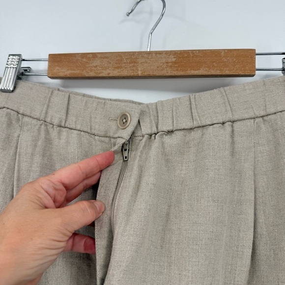 Eileen Fisher Easy Fit Organic Linen Shorts in Short Length Undyed Natural XL - Picture 8 of 12